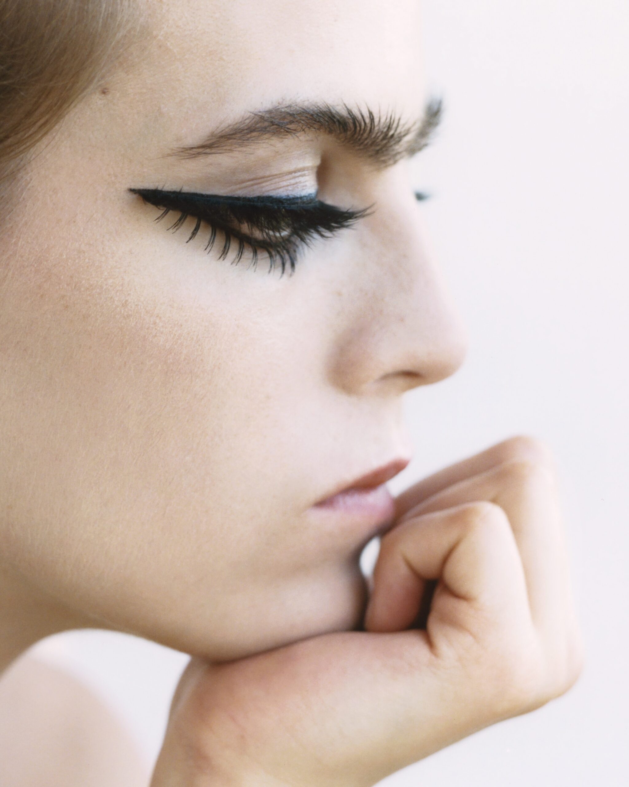 The Modern Face: Graphic Glamour